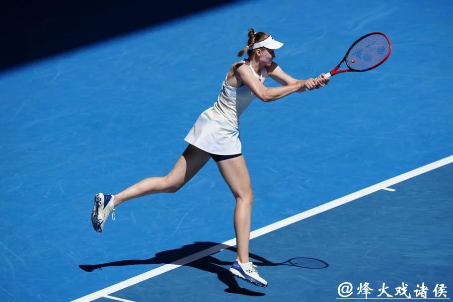 莱巴金娜横扫斯瓦泰克 3年后再进澳网四强