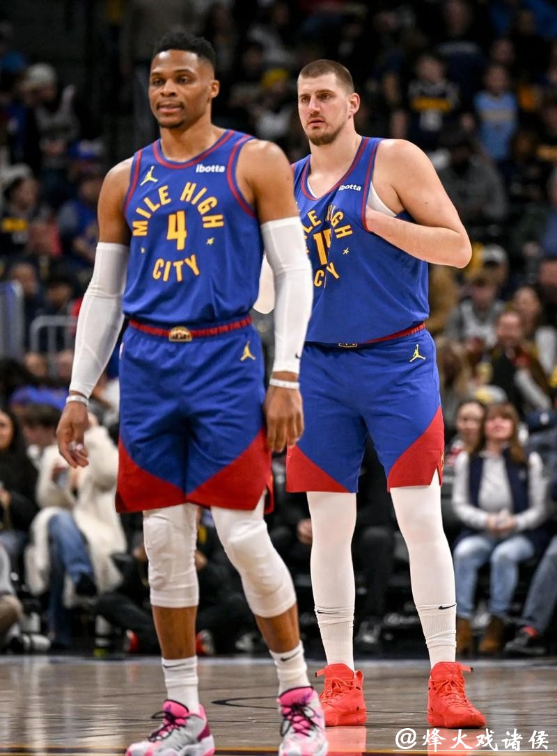 约基奇威少均三双掘金大胜篮网 雄鹿险胜魔术